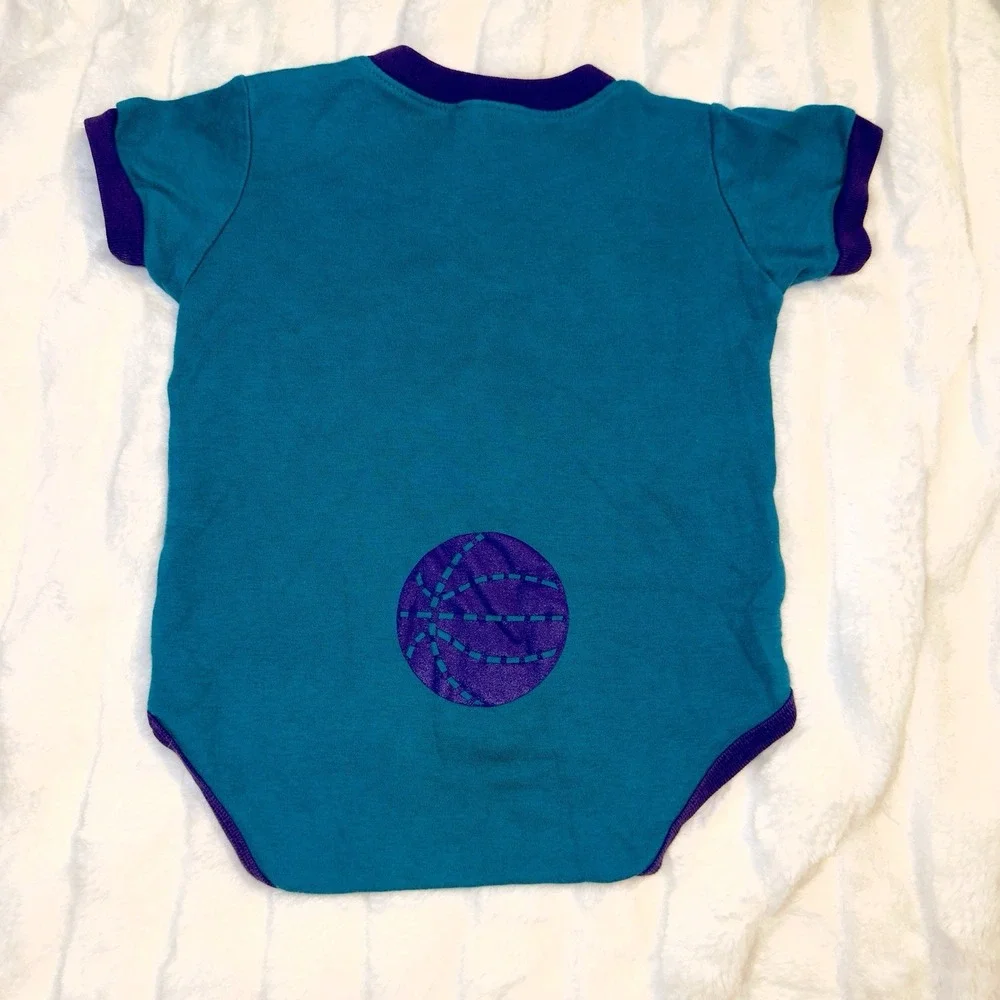 Charlotte Hornets Baby Bodysuit Romper 18M Vintage 90s Kid‎ Athlete NBA